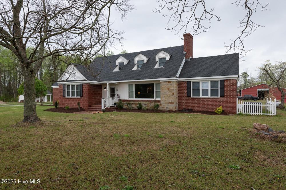 Currently Displayed Property Photo