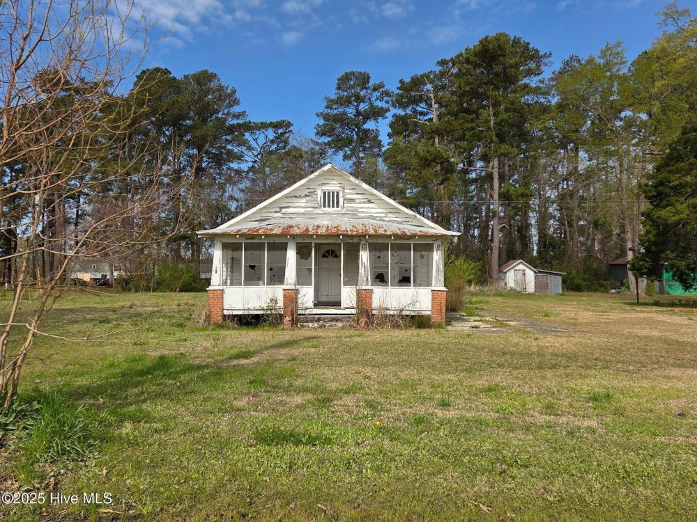 Currently Displayed Property Photo