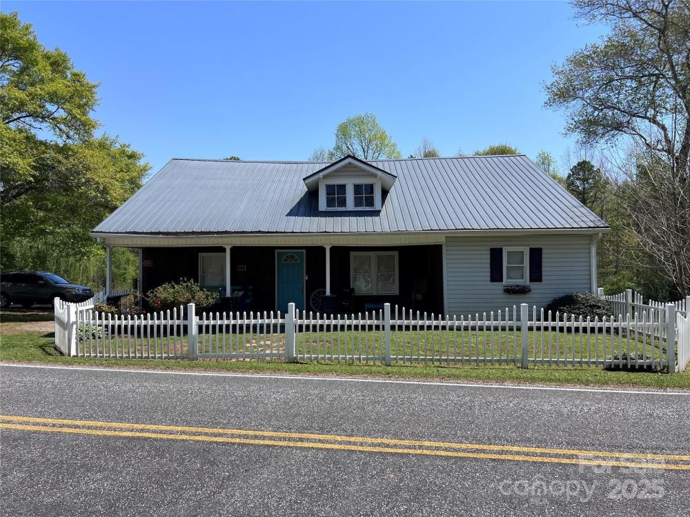 Currently Displayed Property Photo