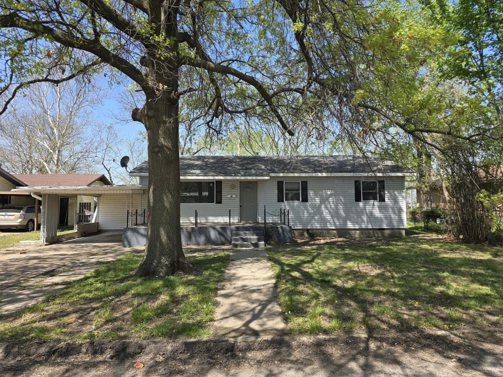 Currently Displayed Property Photo