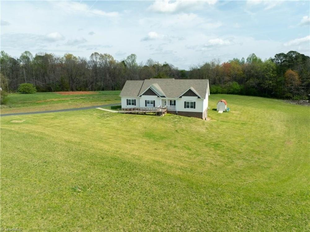 Currently Displayed Property Photo