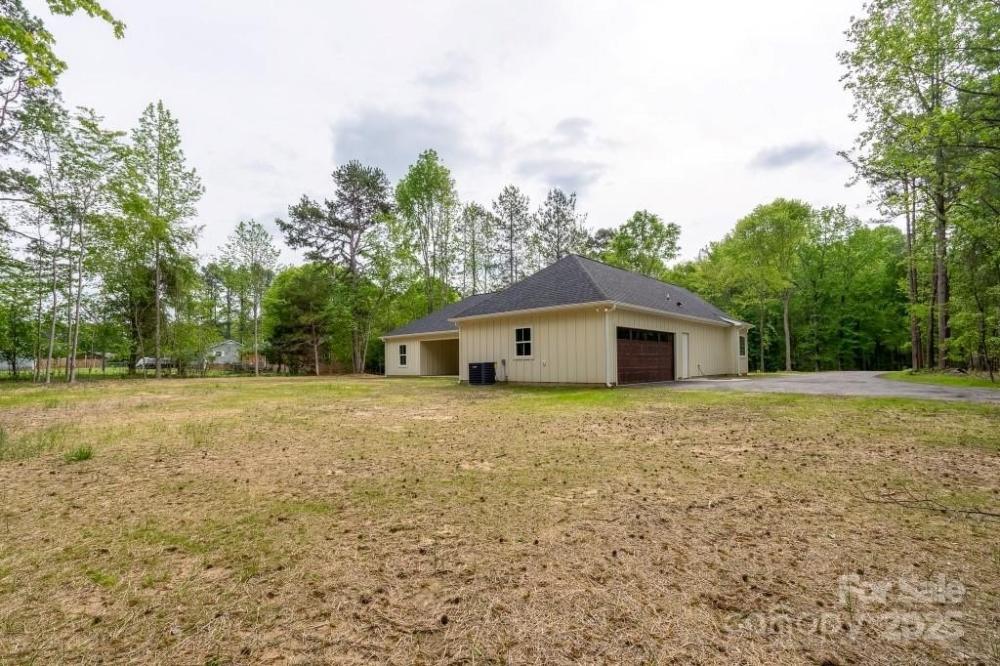 Currently Displayed Property Photo