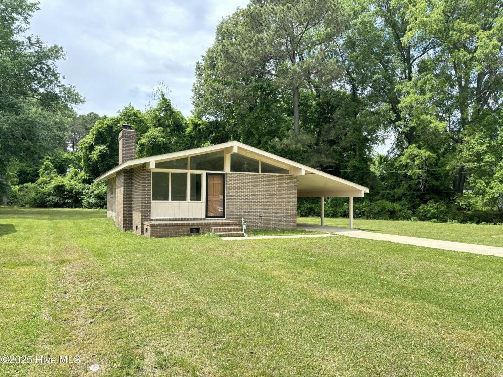 Currently Displayed Property Photo