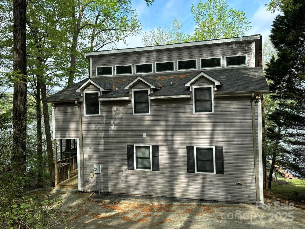 Currently Displayed Property Photo